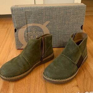 Born Boots, Olive Green suede. Size 7.5